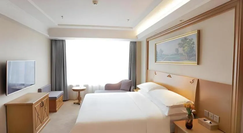 Bed in Vienna Hotel Shenyang Central Street