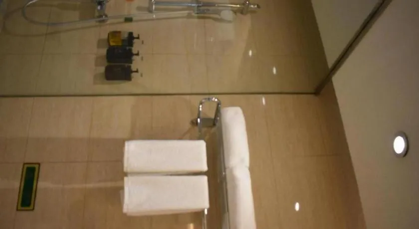 Vienna Hotel Jiangsu Zhangjiagang Passenger Terminal Station