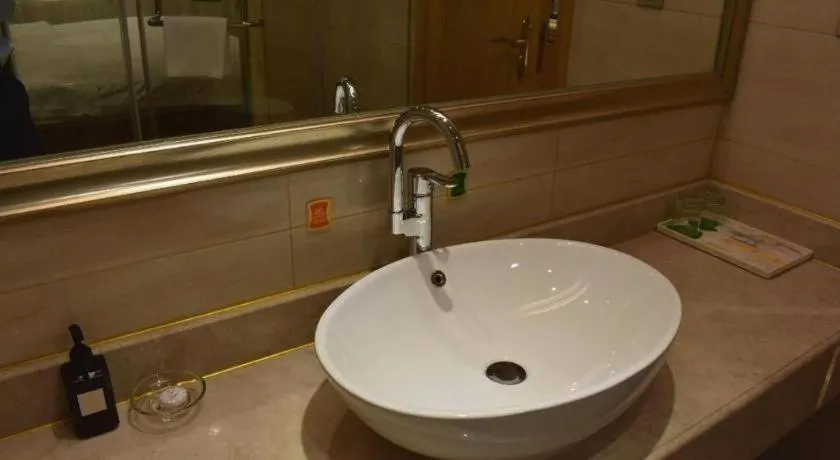 Vienna Hotel Jiangsu Zhangjiagang Passenger Terminal Station