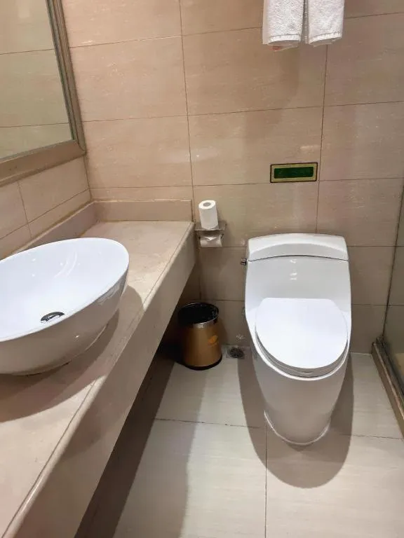 Vienna Hotel Jiangsu Zhangjiagang Passenger Terminal Station