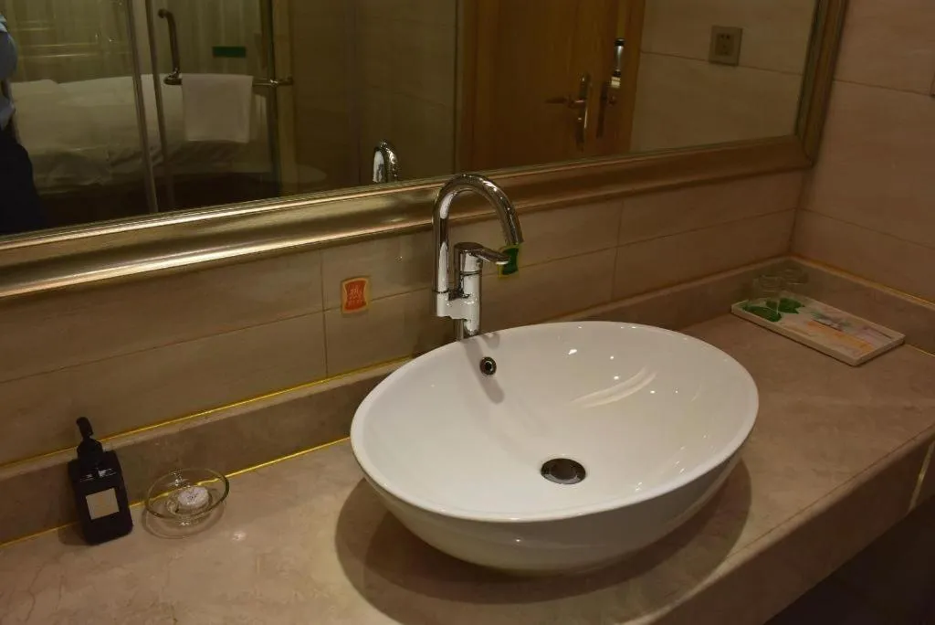 Vienna Hotel Jiangsu Zhangjiagang Passenger Terminal Station