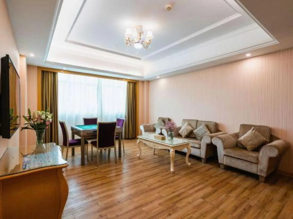 Vienna Hotel Guangzhou Huadu Sunac Cultural Tourism City Shiling