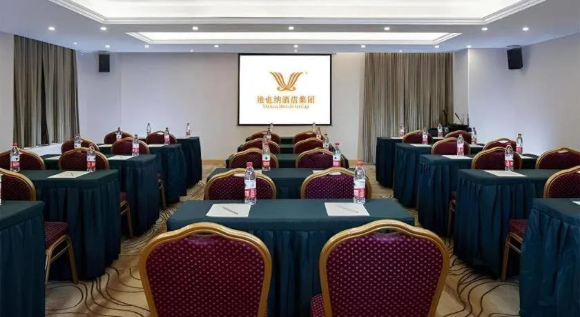 Vienna Hotel Guangzhou Huadu Sunac Cultural Tourism City Shiling