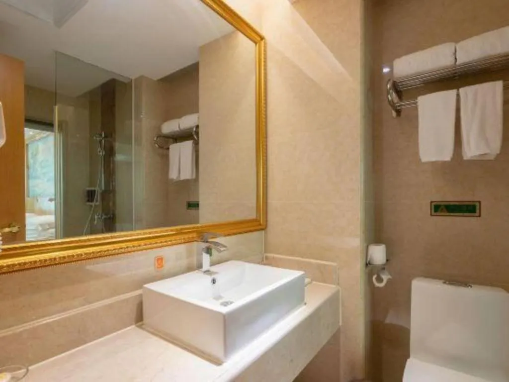 Vienna Hotel Guangzhou Huadu Sunac Cultural Tourism City Shiling