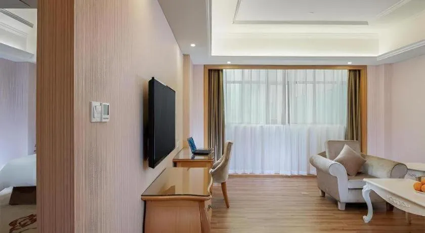 Vienna Hotel Guangzhou Huadu Sunac Cultural Tourism City Shiling