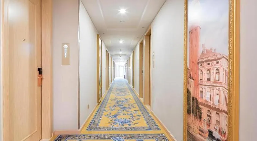 Vienna Hotel Guangxi Hechi Jinchengjiang Baima Street