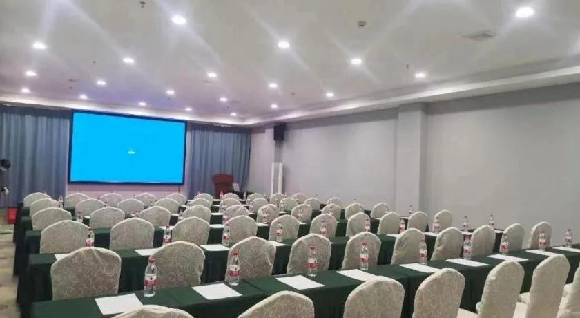 Vienna Hotel Guangzhou Huadu Financial Center Sunac Amusement Park