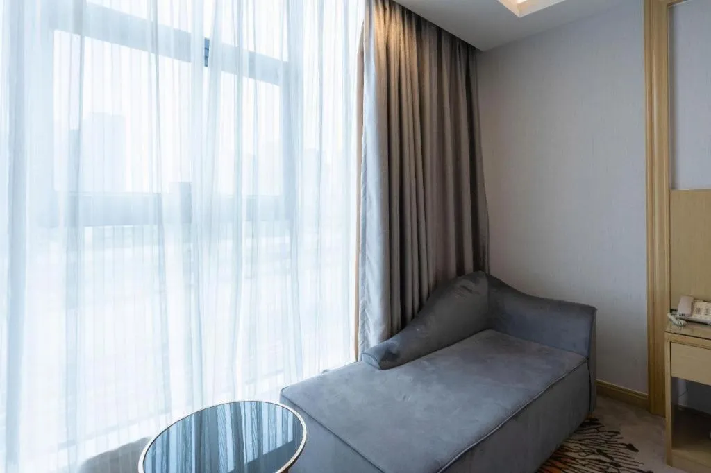 Vienna Hotel Guangzhou Huadu Financial Center Sunac Amusement Park