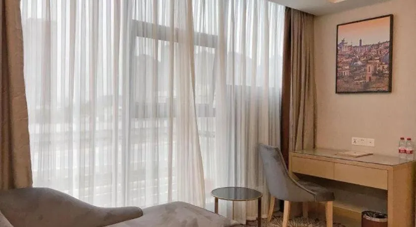 Vienna Hotel Guangzhou Huadu Financial Center Sunac Amusement Park