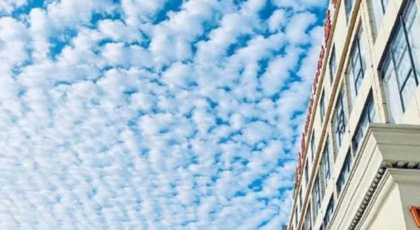 Vienna Hotel Guangzhou Huadu Financial Center Sunac Amusement Park