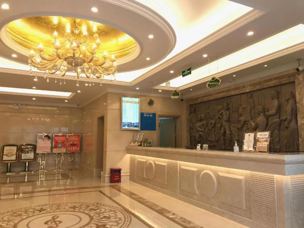 Vienna Hotel Guangzhou Huadu Financial Center Sunac Amusement Park