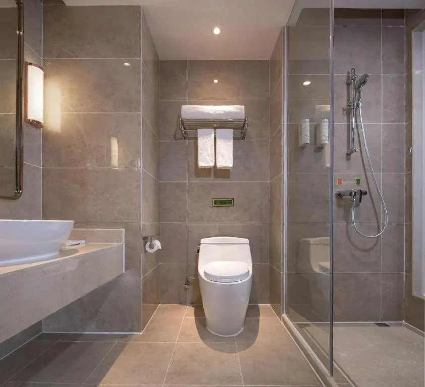 Vienna Hotel Guiyang North Station Dream City