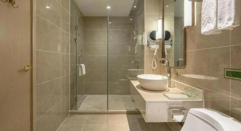 Vienna Hotel Guiyang North Station Dream City