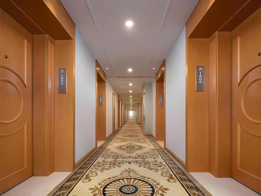 Vienna Hotel Guiyang North Station Dream City