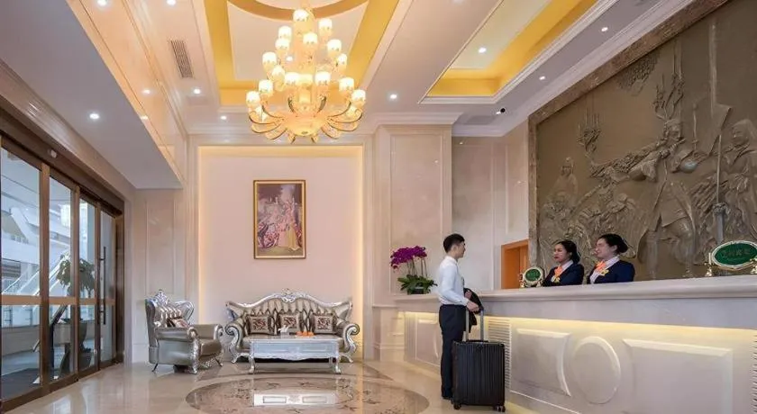 Vienna Hotel Guiyang North Station Dream City