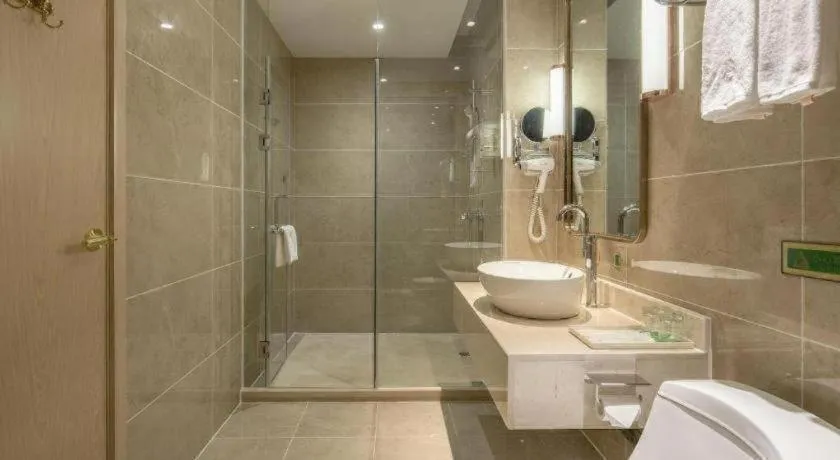 Vienna Hotel Guiyang North Station Dream City