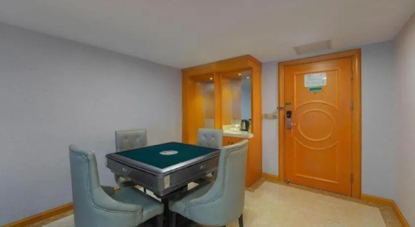 Vienna Hotel Guiyang North Station Dream City