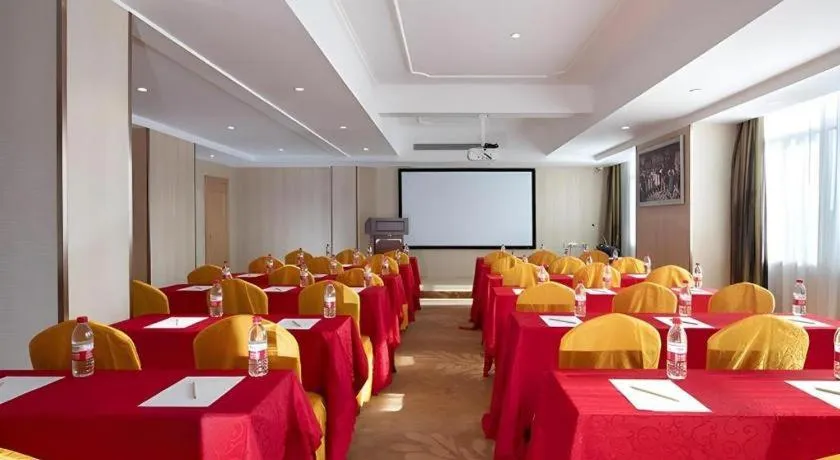 Vienna Hotel Anhui Huainan Shou County South Gate of Ancient Town Jinrun Central City