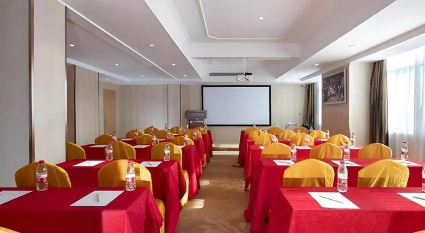 Vienna Hotel Anhui Huainan Shou County South Gate of Ancient Town Jinrun Central City