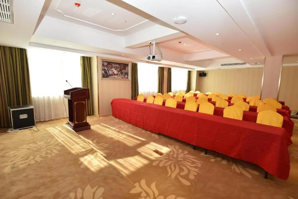 Vienna Hotel Anhui Huainan Shou County South Gate of Ancient Town Jinrun Central City