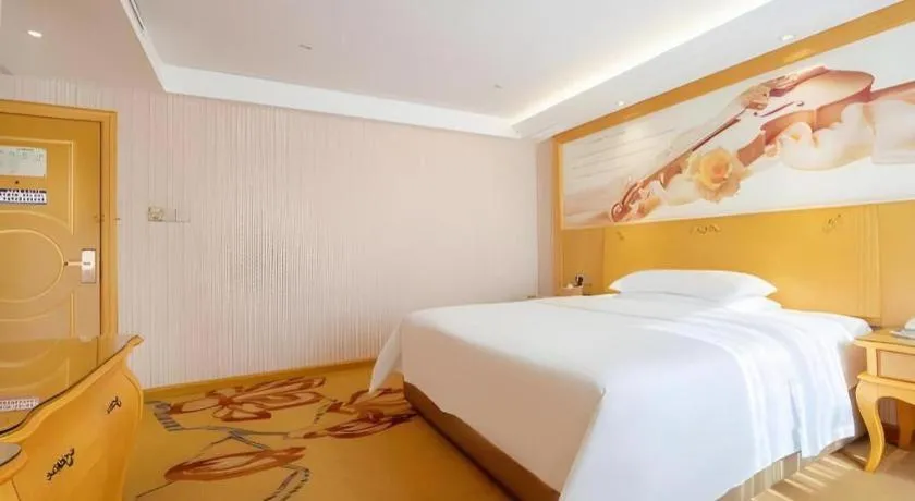 Bed in Vienna Hotel Guangdong Zhongshan Caihong Avenue