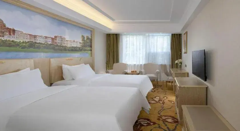 Bed in Vienna Hotel Shenzhen Window of the World Qiaochengdong Metro Station Bed in Vienna Hotel Shenzhen Window of the World Qiaochengdong Metro Station