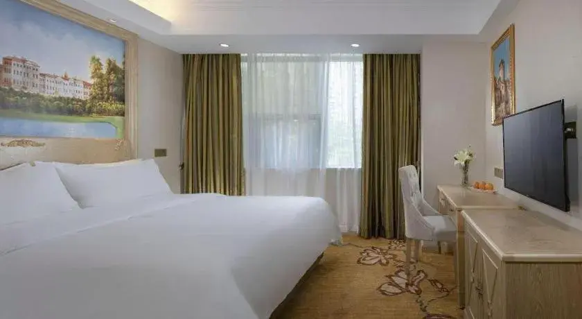 Bed in Vienna Hotel Shenzhen Window of the World Qiaochengdong Metro Station Bed in Vienna Hotel Shenzhen Window of the World Qiaochengdong Metro Station