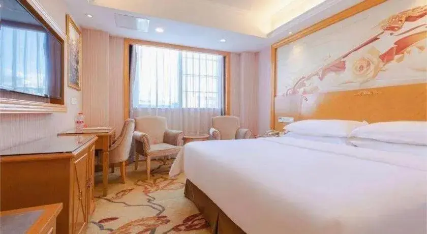 Bed in Vienna Hotel Shenzhen Window of the World Qiaochengdong Metro Station Bed in Vienna Hotel Shenzhen Window of the World Qiaochengdong Metro Station