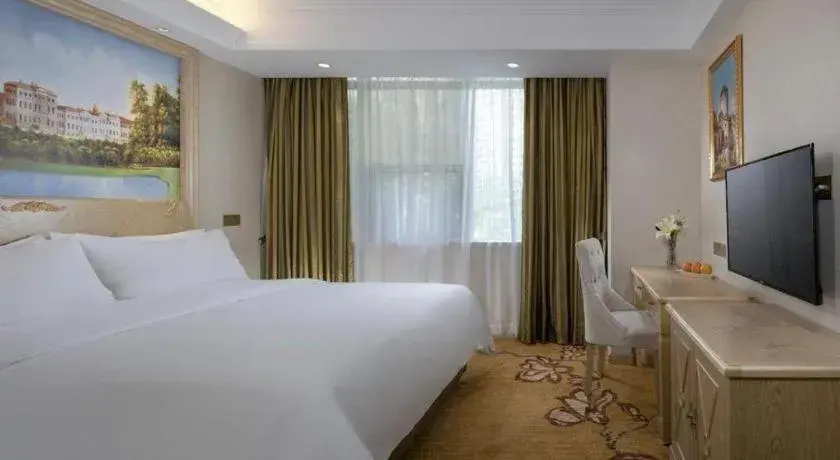 Bed in Vienna Hotel Shenzhen Window of the World Qiaochengdong Metro Station Bed in Vienna Hotel Shenzhen Window of the World Qiaochengdong Metro Station