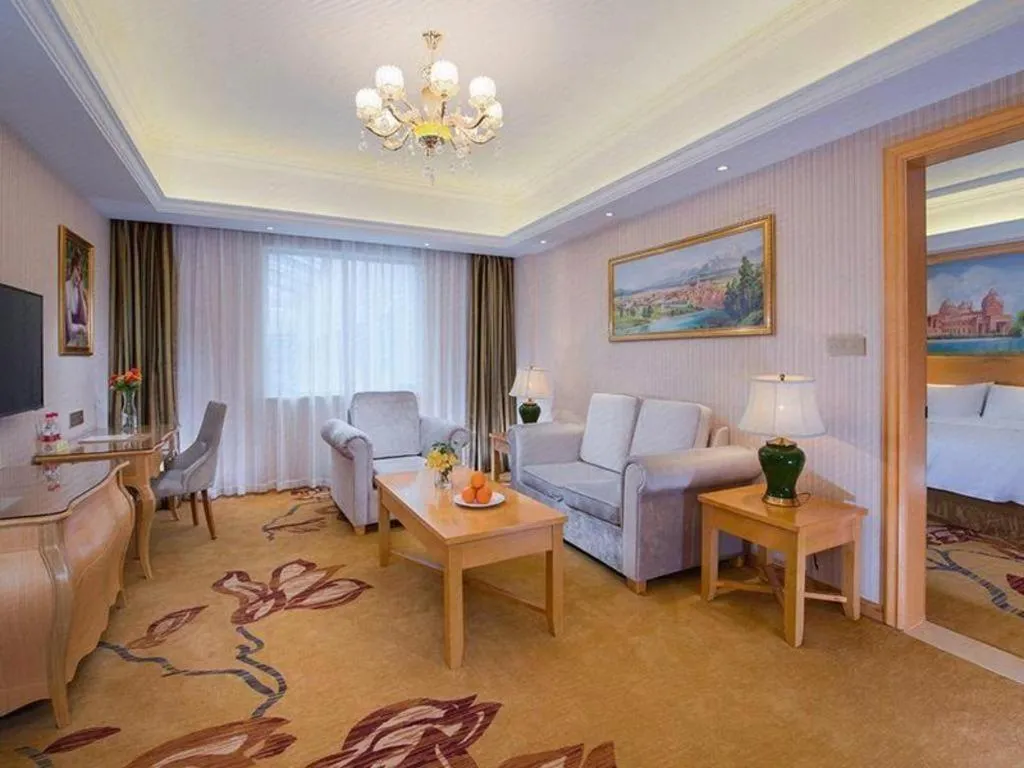 Vienna Hotel Guangdong Meizhou Fengshun