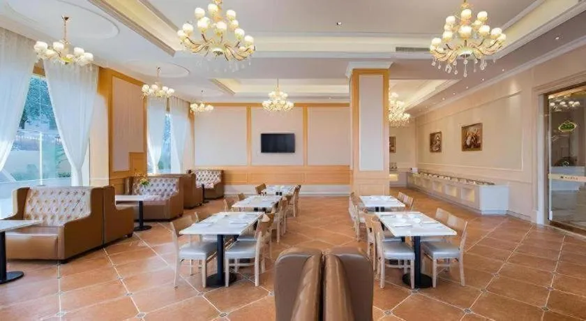 Vienna Hotel Guangdong Meizhou Fengshun