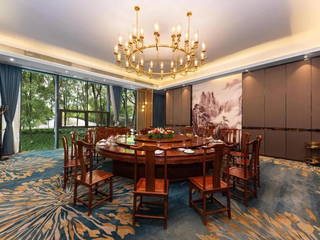 Venus Royal Hotel Nanning East High-Speed Railway Station