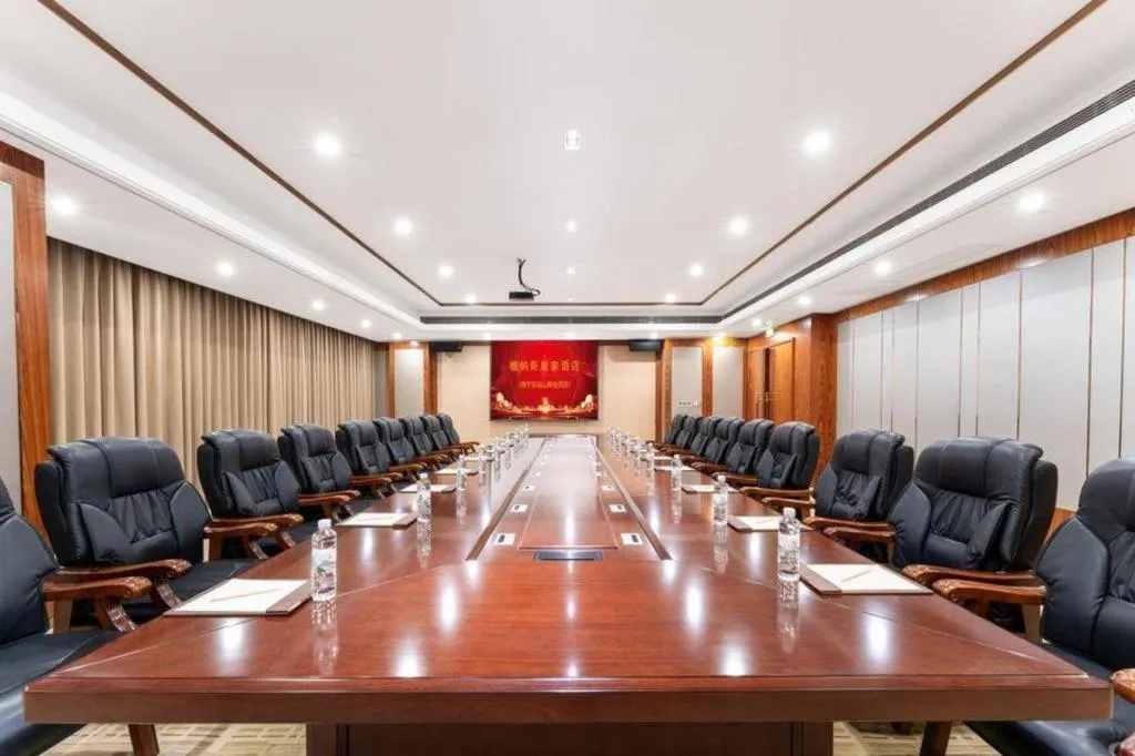 Venus Royal Hotel Nanning East High-Speed Railway Station