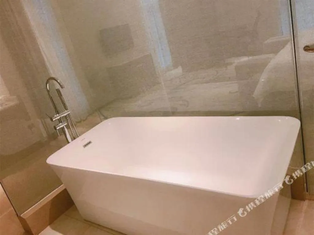 Venus Royal Hotel Nanning East High-Speed Railway Station