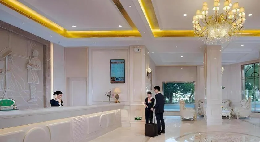 Vienna Hotel Guangdong Zhaoqing East Station Dinghu Mountain Scenic Area