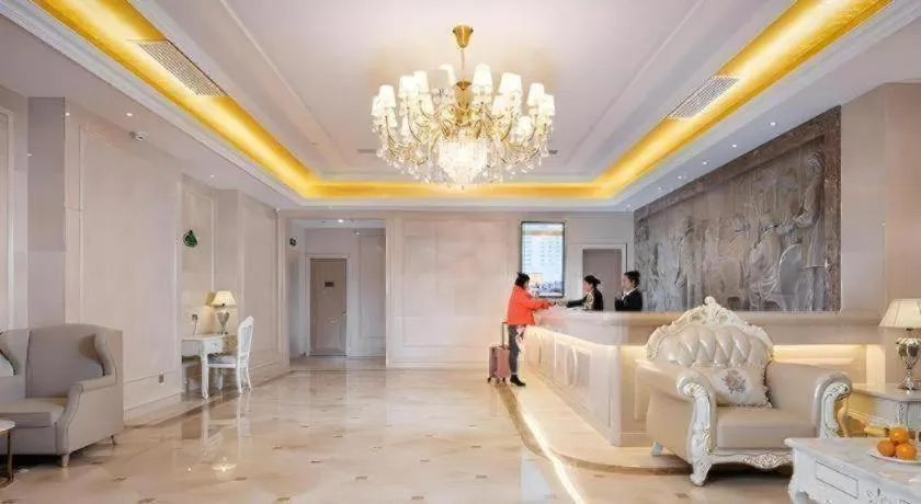 Vienna Hotel Shaanxi Weinan Shengli Street Railway Station