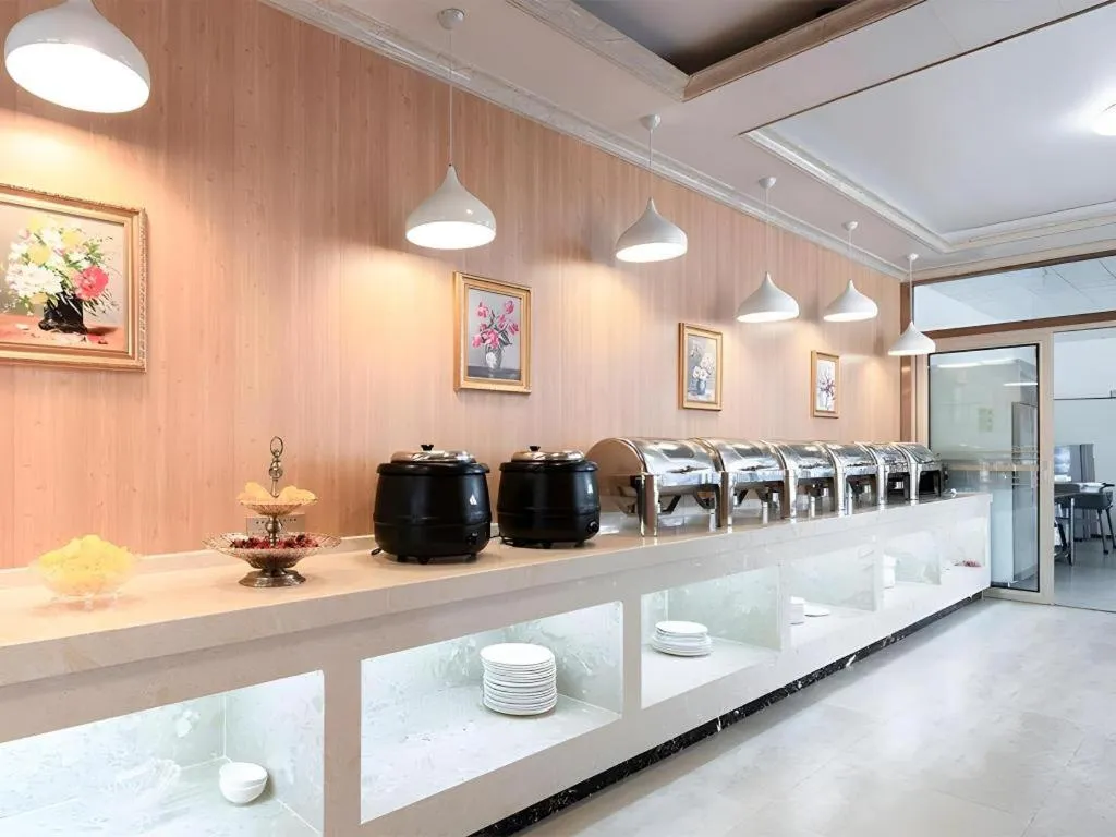 Vienna Hotel Shaanxi Weinan Shengli Street Railway Station