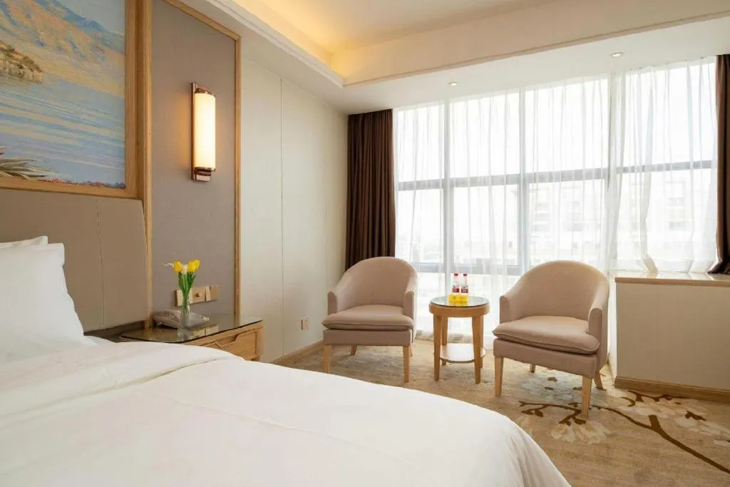 Bed in Vienna Hotel Guangdong Shantou Chaoyang Heping
