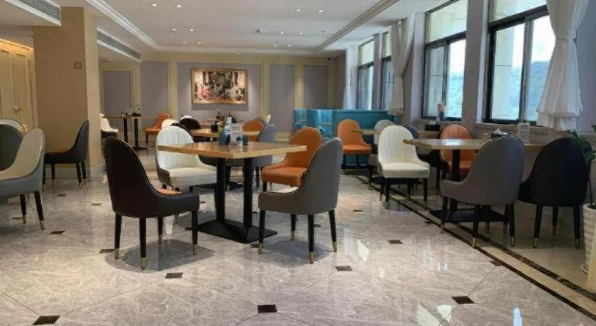 Vienna Hotel Guangxi Baise Xilin County Juting Cultural Arts Center