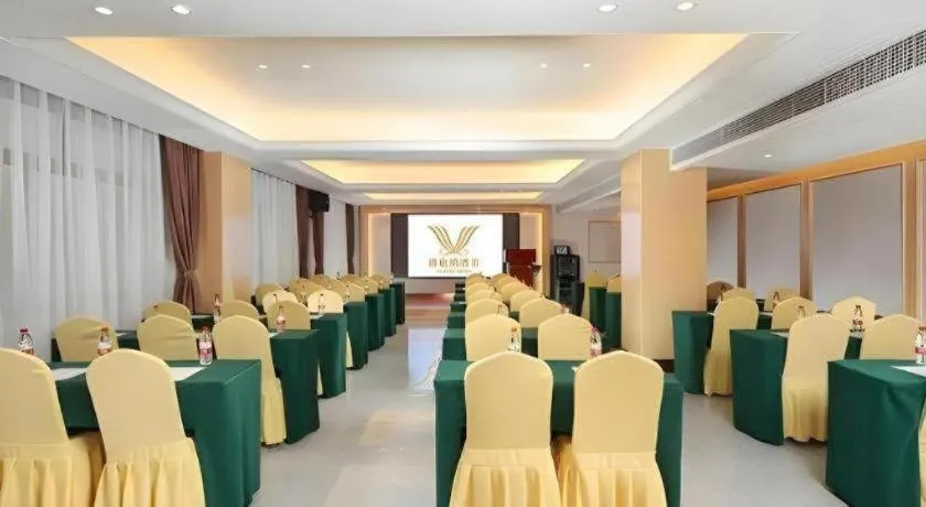 Vienna Hotel Guangxi Baise Xilin County Juting Cultural Arts Center
