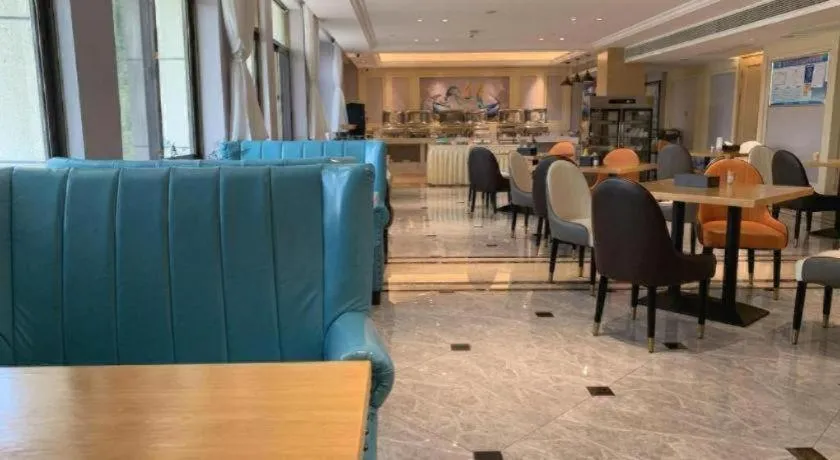 Vienna Hotel Guangxi Baise Xilin County Juting Cultural Arts Center