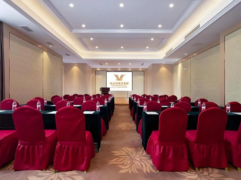 Vienna Hotel Anhui Taihe Baitai Xingma International