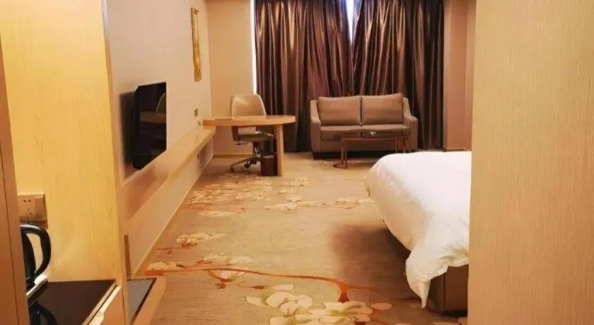 Vienna Hotel Anhui Taihe Baitai Xingma International