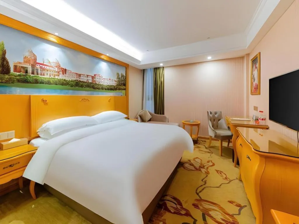 Bed in Vienna Hotel Guangdong Boluo Fu Mountain Scenic Spot