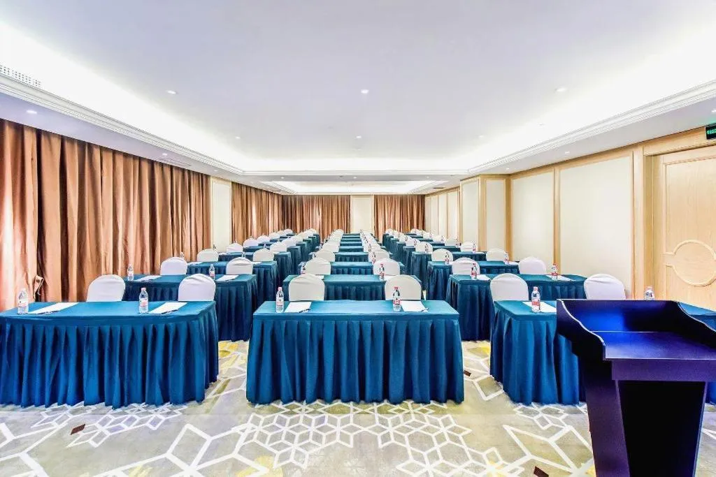 Vienna Hotel Sichuan Hejiang Yangtze River Bridge