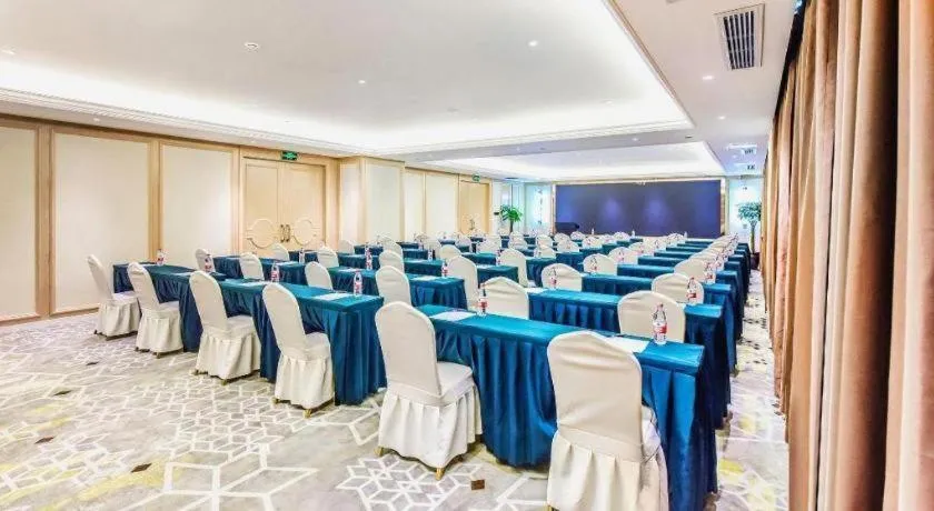 Vienna Hotel Sichuan Hejiang Yangtze River Bridge