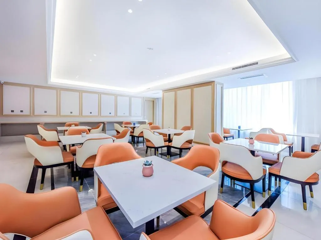 Vienna Hotel Sichuan Hejiang Yangtze River Bridge