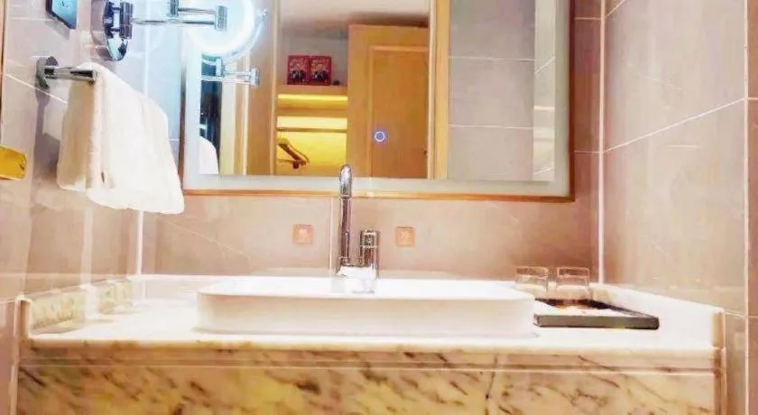 Vienna Hotel Sichuan Hejiang Yangtze River Bridge