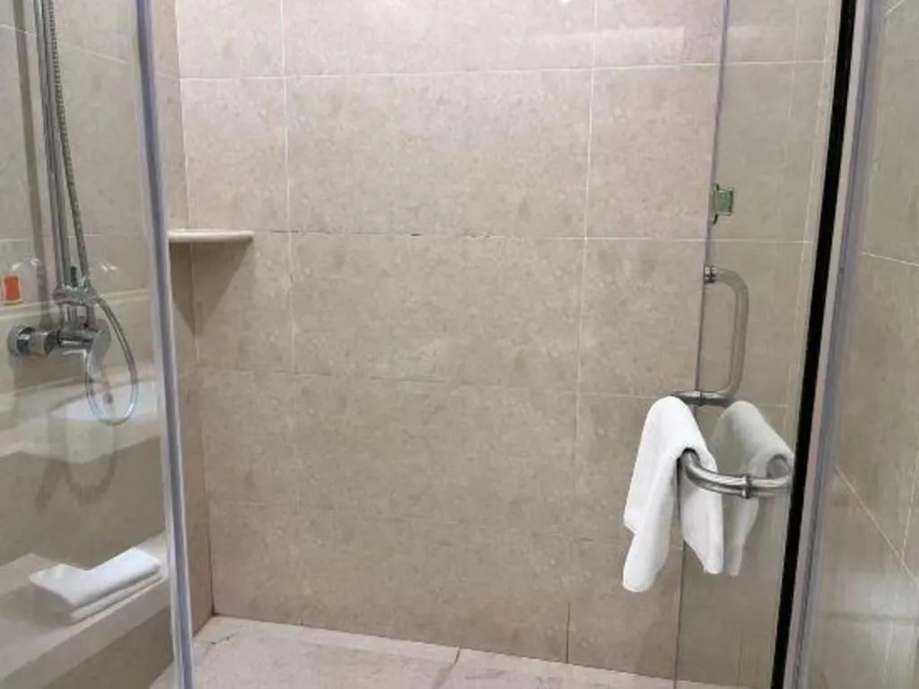 Vienna Hotel Xinfeng West High-Speed Railway Station