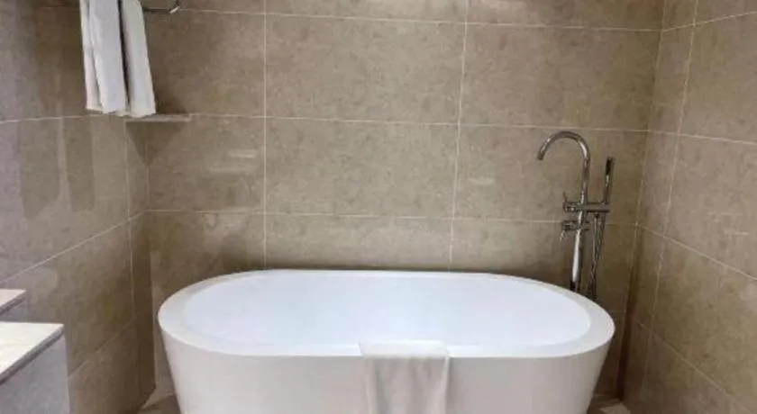 Vienna Hotel Xinfeng West High-Speed Railway Station